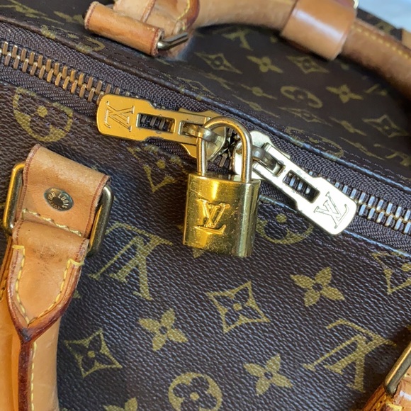 Louis Vuitton Monogram Keepall 45 - Picture 12 of 14